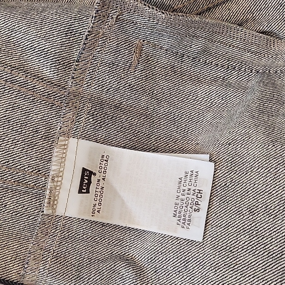 Levi's Men's 1990s Relaxed Fit Trucker  Dark Blue Denim Jacket - Picture 10 of 14